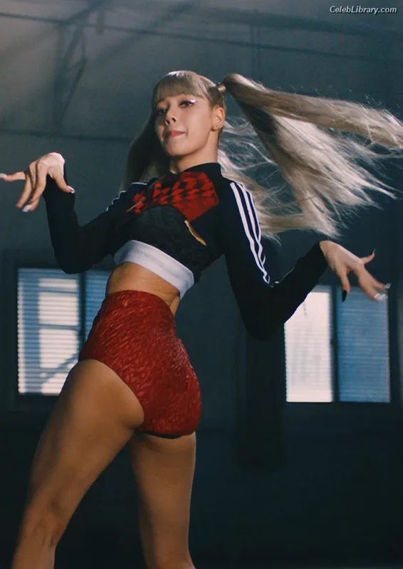 Lisa BLΛƆKPIИK (Blackpink) photo 15 of 6190