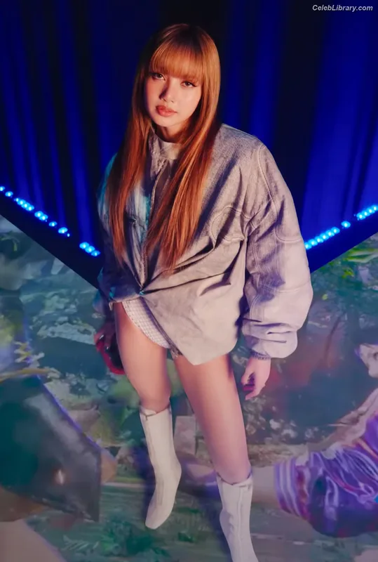 Lisa BLΛƆKPIИK (Blackpink) photo 14 of 6190