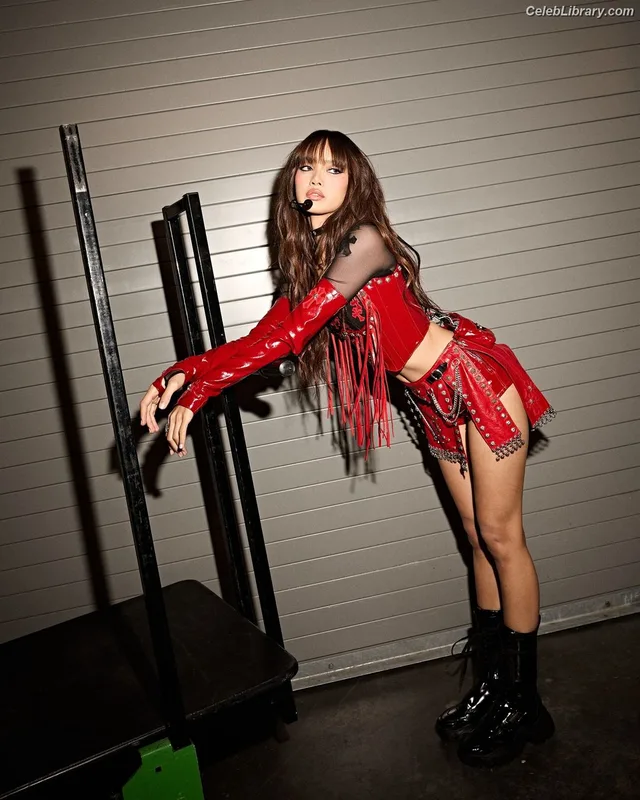 Lisa BLΛƆKPIИK (Blackpink) photo 22 of 6190