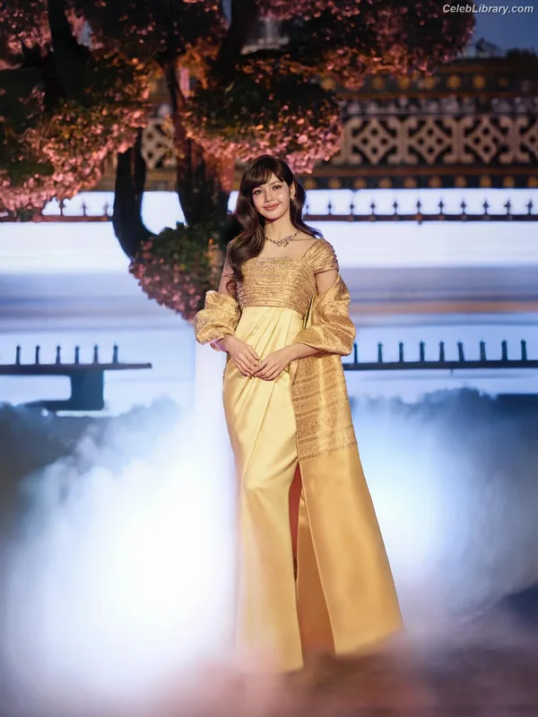 Lisa  BLΛƆKPIИK (Blackpink) photo 9 of 6190