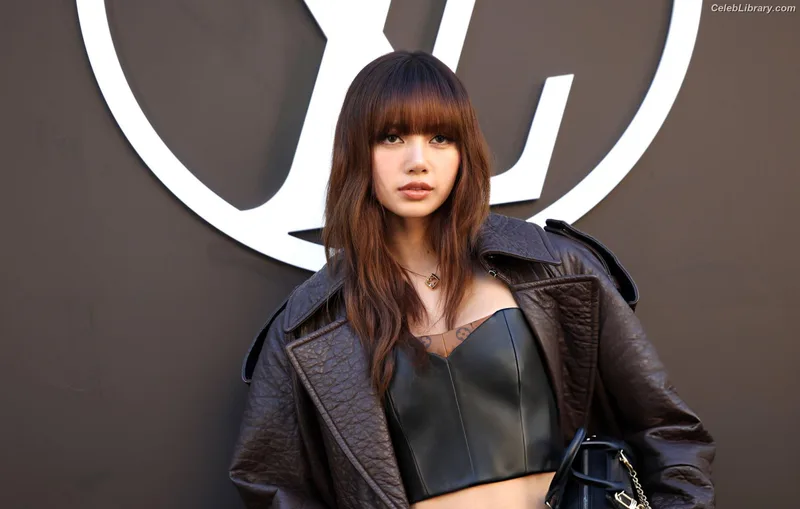 Lisa  BLΛƆKPIИK (Blackpink) photo 1 of 6190