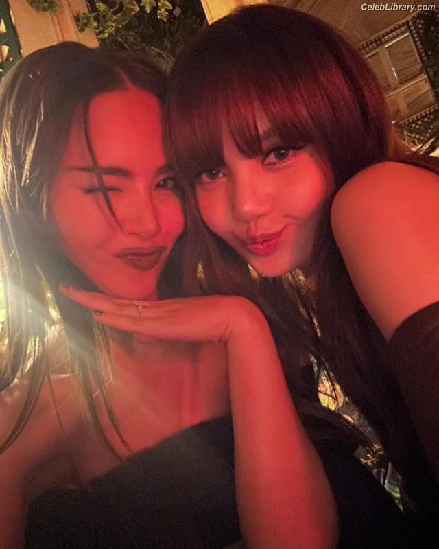 Lisa  BLΛƆKPIИK (Blackpink) photo 12 of 6190