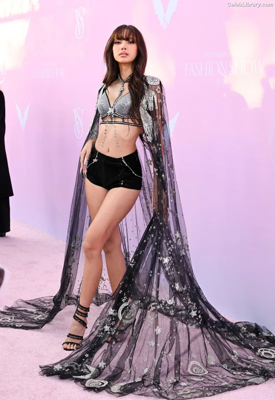Lisa  BLΛƆKPIИK (Blackpink) photo 19 of 6190