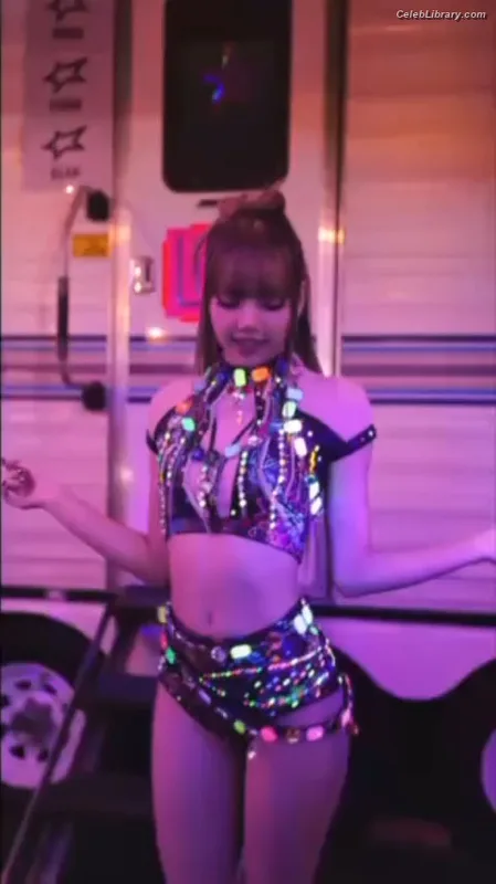 Lisa  BLΛƆKPIИK (Blackpink) photo 20 of 6190