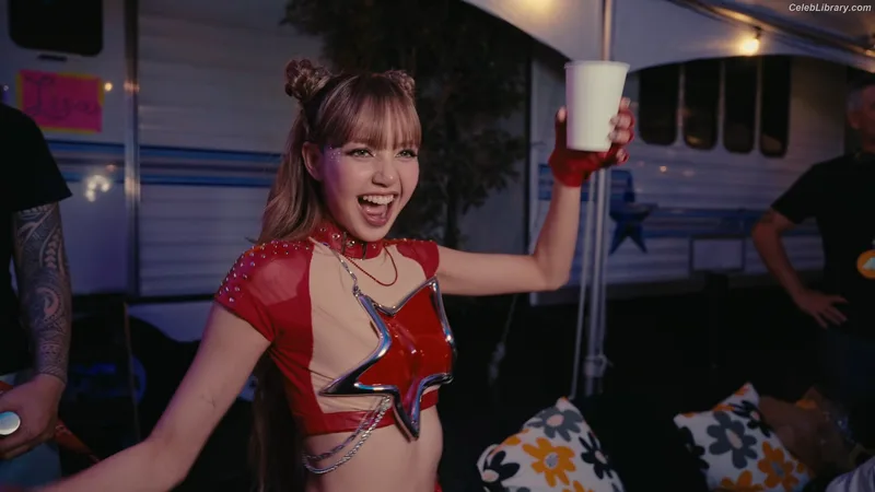 Lisa  BLΛƆKPIИK (Blackpink) photo 6 of 6190