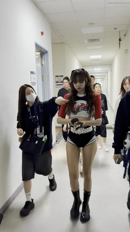Lisa  BLΛƆKPIИK (Blackpink) photo 15 of 6190