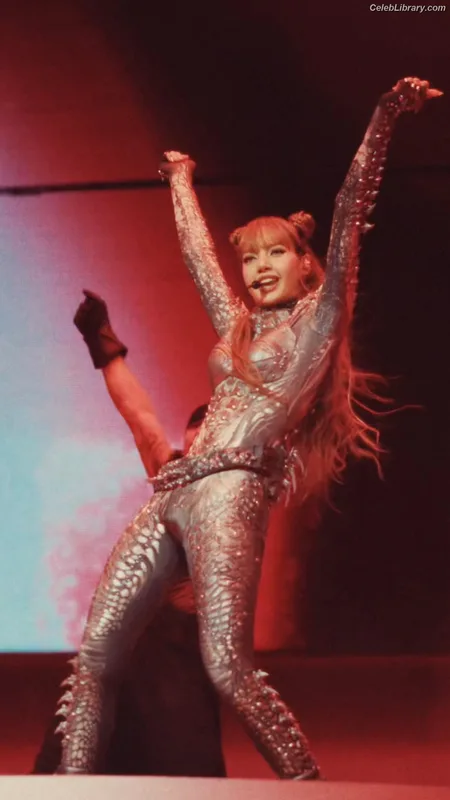 Lisa  BLΛƆKPIИK (Blackpink) photo 7 of 6190