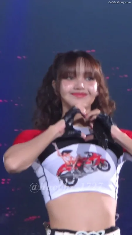 Lisa  BLΛƆKPIИK (Blackpink) photo 20 of 6190