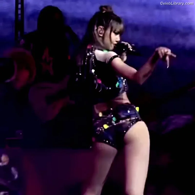 Lisa  BLΛƆKPIИK (Blackpink) photo 9 of 6190
