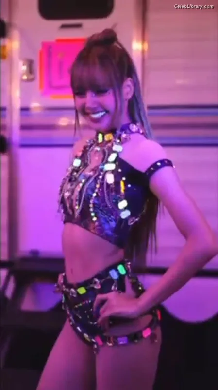 Lisa  BLΛƆKPIИK (Blackpink) photo 13 of 6190