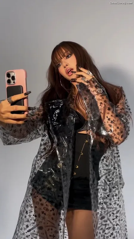 Lisa  BLΛƆKPIИK (Blackpink) photo 11 of 6190
