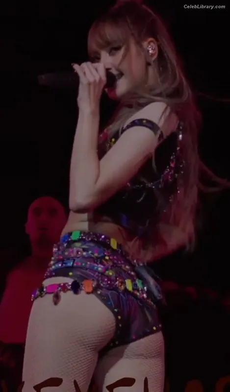 Lisa BLΛƆKPIИK (Blackpink) photo 3 of 6190