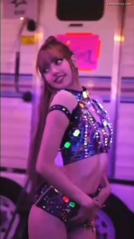 Lisa BLΛƆKPIИK (Blackpink) photo 7 of 6190