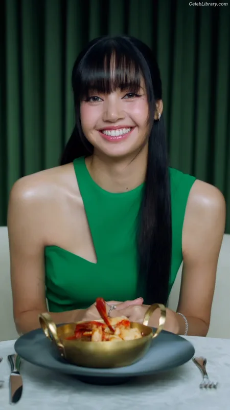 Lisa  BLΛƆKPIИK (Blackpink) photo 1 of 6190