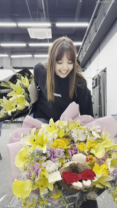 Lisa  BLΛƆKPIИK (Blackpink) photo 10 of 6190