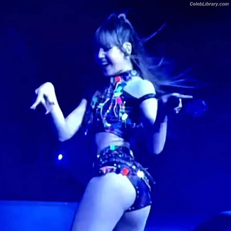 Lisa  BLΛƆKPIИK (Blackpink) photo 12 of 6190