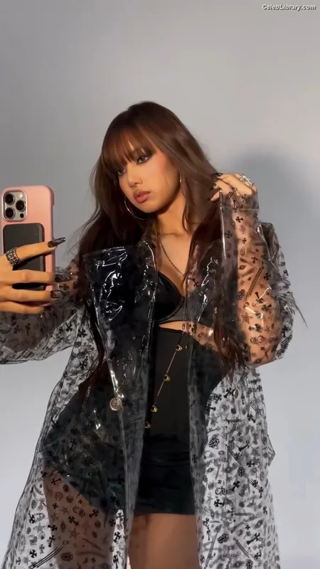 Lisa  BLΛƆKPIИK (Blackpink) photo 1 of 6190
