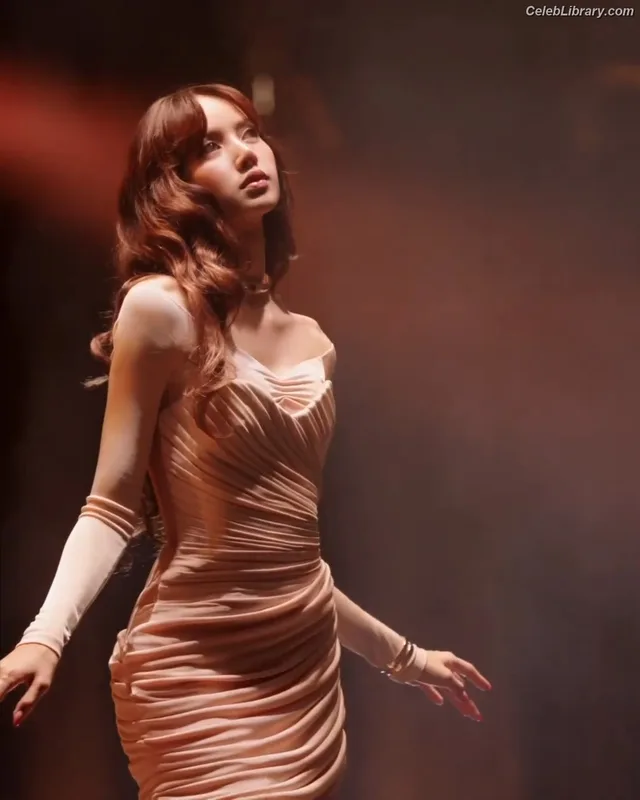 Lisa  BLΛƆKPIИK (Blackpink) photo 3 of 6190