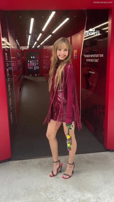 Lisa  BLΛƆKPIИK (Blackpink) photo 4 of 6190