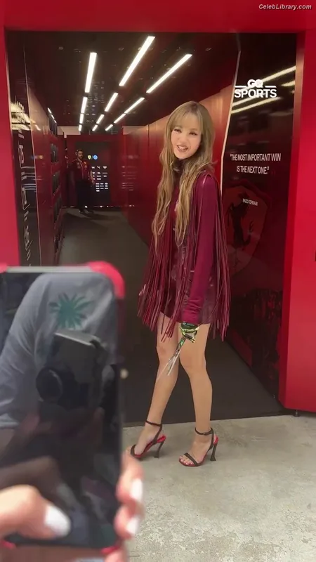 Lisa  BLΛƆKPIИK (Blackpink) photo 6 of 6190