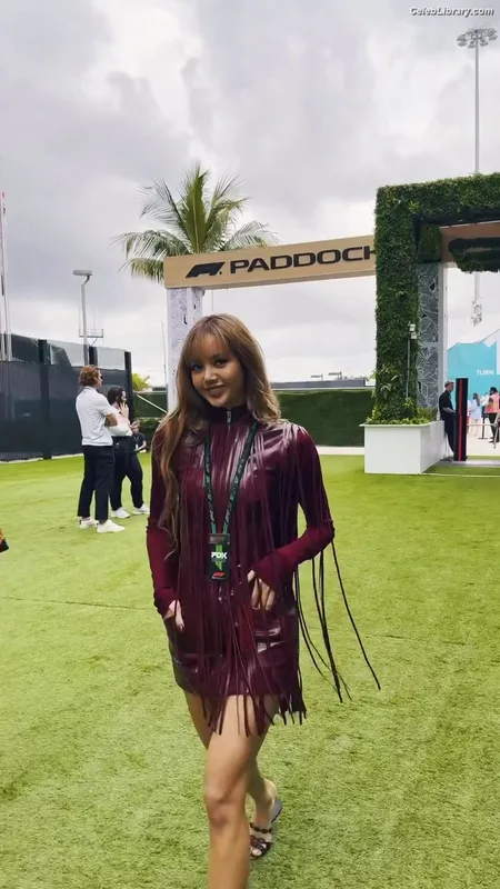 Lisa  BLΛƆKPIИK (Blackpink) photo 24 of 6190