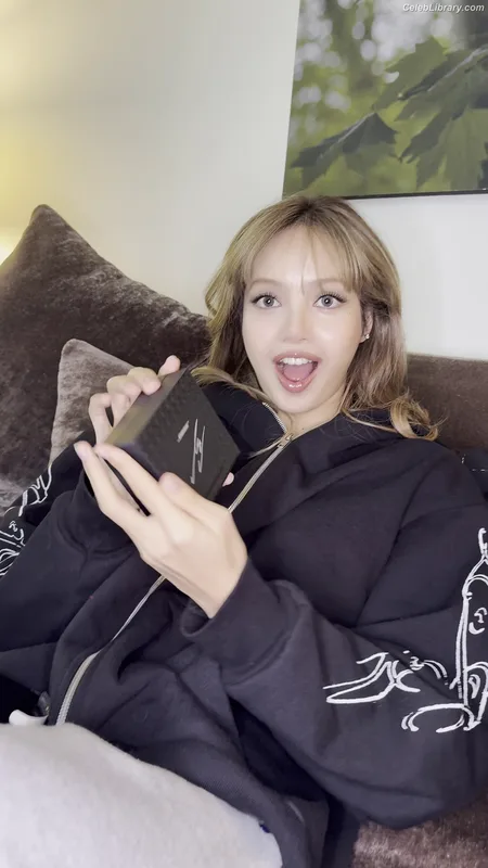 Lisa  BLΛƆKPIИK (Blackpink) photo 10 of 6190