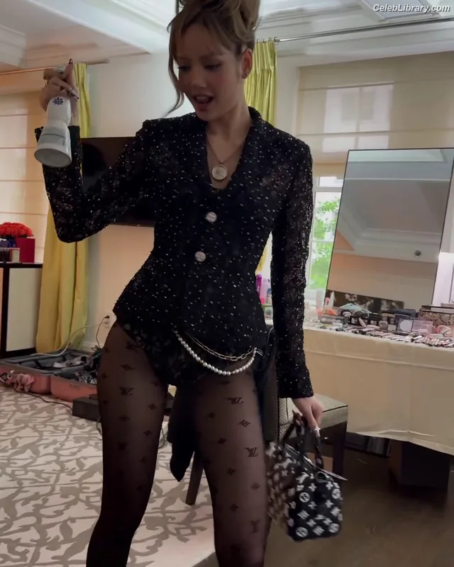 Lisa BLΛƆKPIИK (Blackpink) photo 18 of 6190