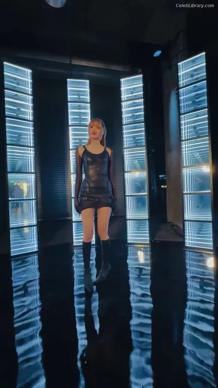 Lisa  BLΛƆKPIИK (Blackpink) photo 24 of 6190