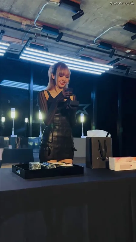 Lisa  BLΛƆKPIИK (Blackpink) photo 3 of 6190