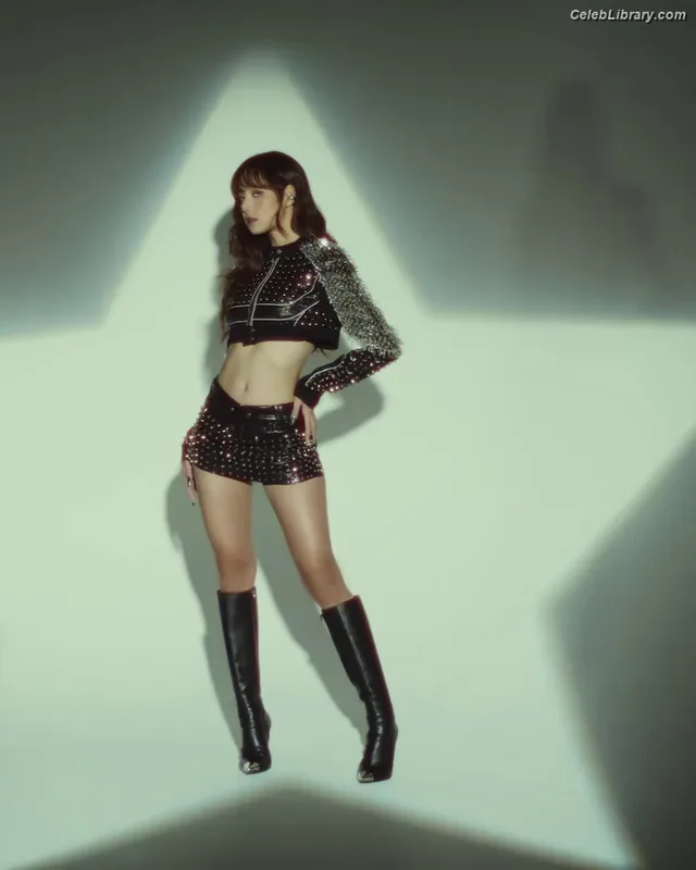 Lisa  BLΛƆKPIИK (Blackpink) photo 18 of 6190