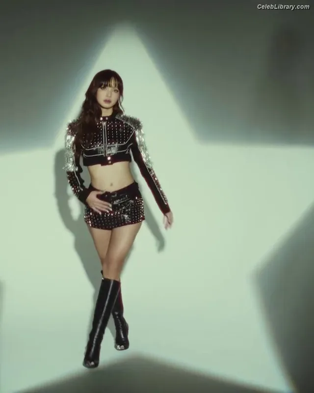 Lisa  BLΛƆKPIИK (Blackpink) photo 21 of 6190