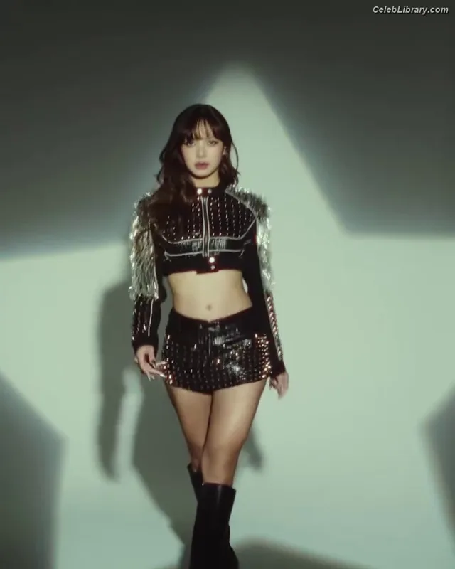 Lisa  BLΛƆKPIИK (Blackpink) photo 23 of 6190