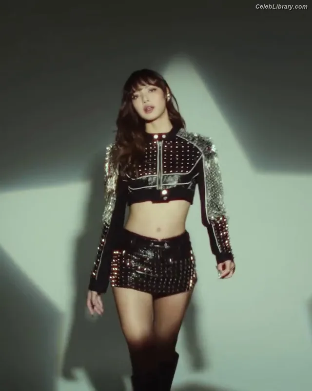 Lisa  BLΛƆKPIИK (Blackpink) photo 24 of 6190