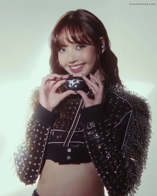 Lisa  BLΛƆKPIИK (Blackpink) photo 3 of 6190