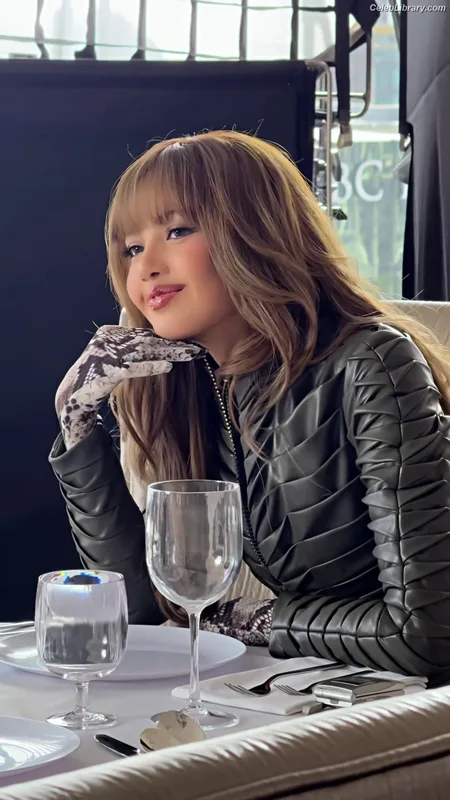 Lisa BLΛƆKPIИK (Blackpink) photo 15 of 6190