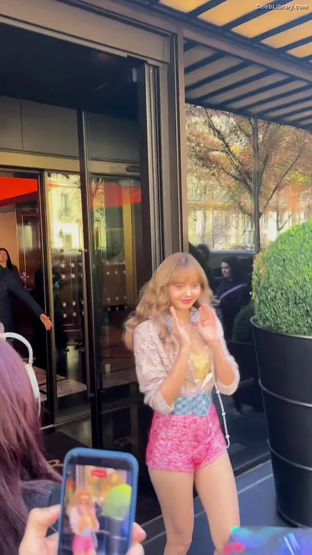 Lisa  BLΛƆKPIИK (Blackpink) photo 14 of 6190