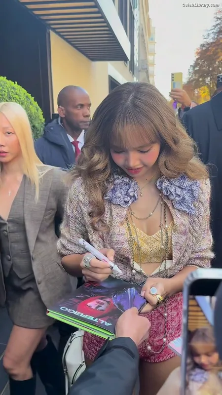 Lisa  BLΛƆKPIИK (Blackpink) photo 15 of 6190