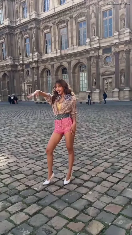 Lisa  BLΛƆKPIИK (Blackpink) photo 20 of 6190