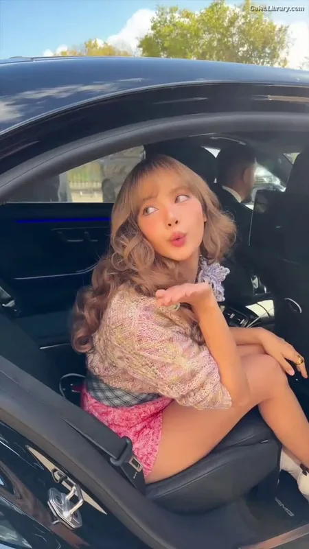 Lisa  BLΛƆKPIИK (Blackpink) photo 1 of 6190