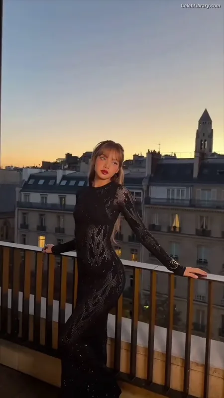 Lisa  BLΛƆKPIИK (Blackpink) photo 7 of 6190