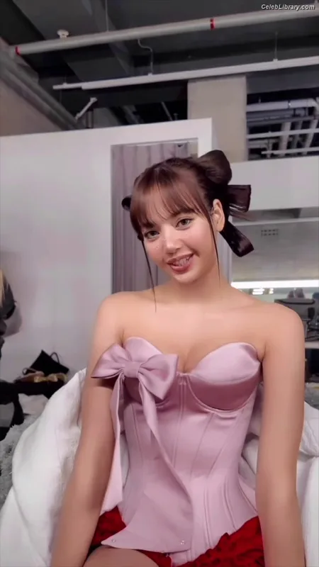 Lisa  BLΛƆKPIИK (Blackpink) photo 22 of 6190