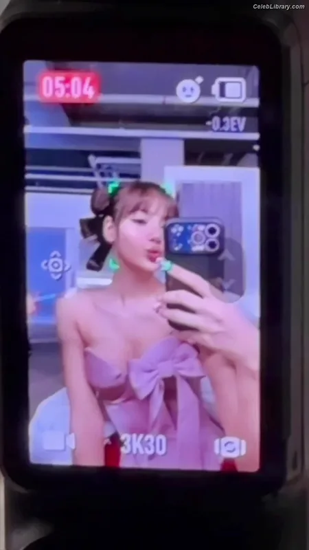 Lisa  BLΛƆKPIИK (Blackpink) photo 2 of 6190