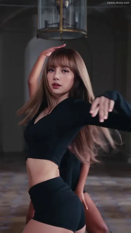 Lisa  BLΛƆKPIИK (Blackpink) photo 17 of 6190