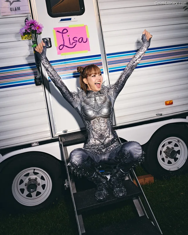 Lisa  BLΛƆKPIИK (Blackpink) photo 13 of 6190