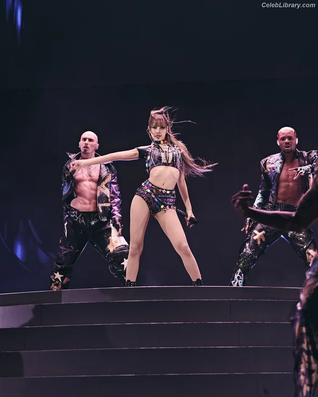 Lisa  BLΛƆKPIИK (Blackpink) photo 3 of 6190