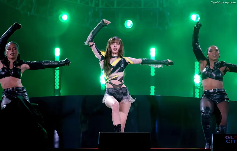 Lisa  BLΛƆKPIИK (Blackpink) photo 7 of 6190