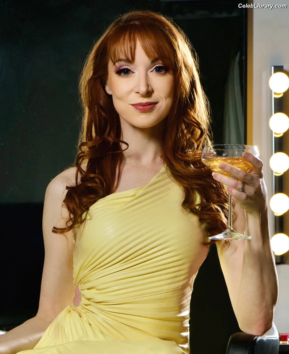 Lisa Foiles photo 14 of 707