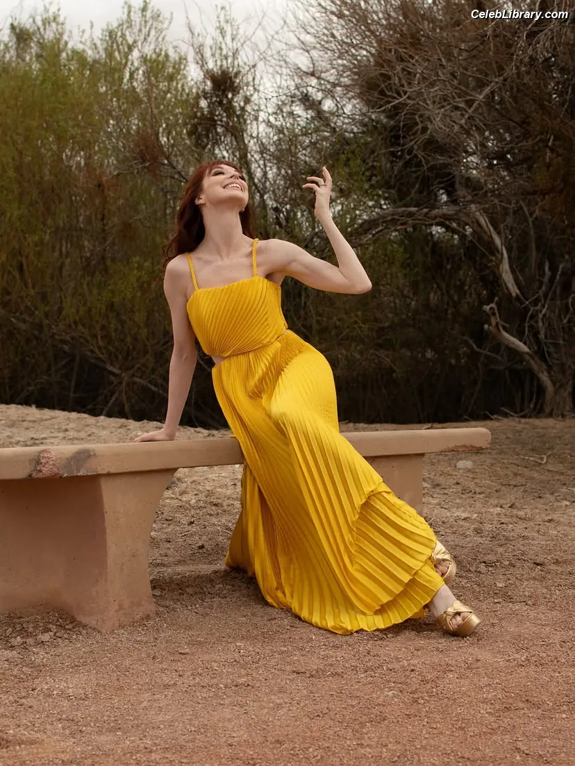 Lisa Foiles photo 22 of 707