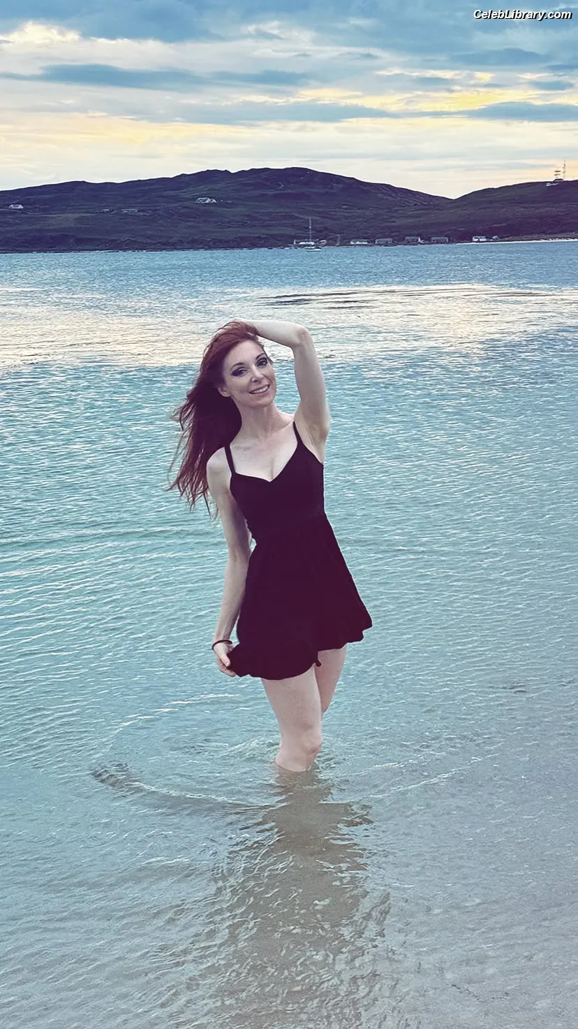 Lisa Foiles photo 22 of 707