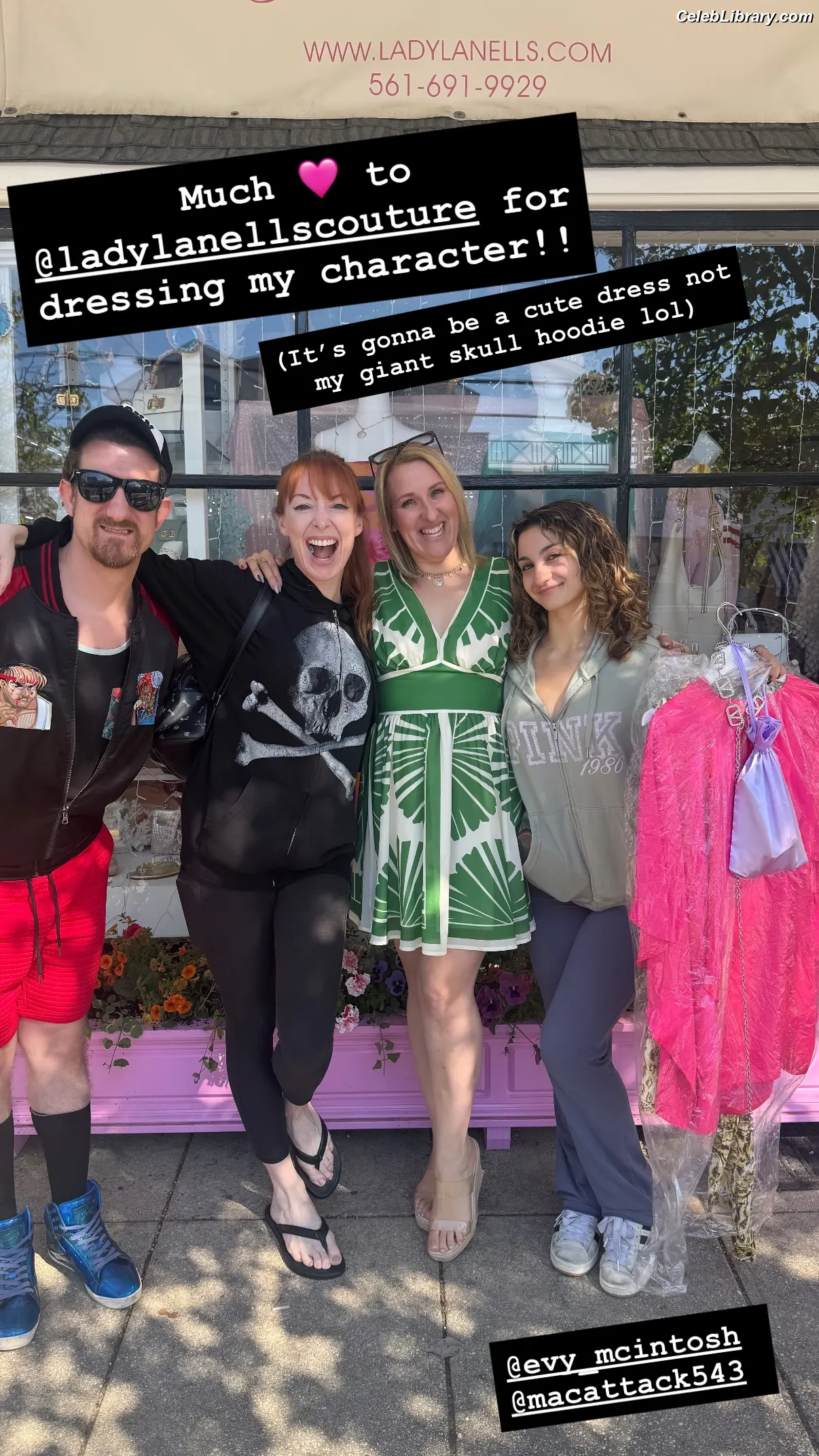 Lisa Foiles photo 18 of 707